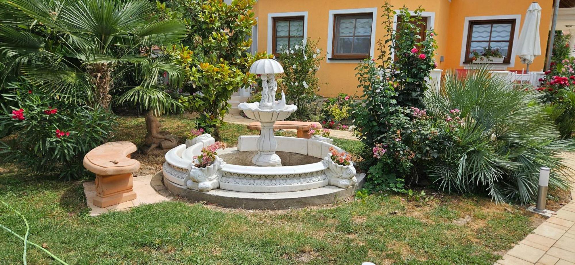 Paradise-Garden-Zamárdi Exterior photo